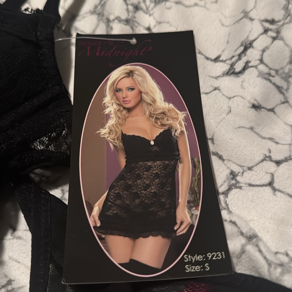 Black Floral Lace Bra And Thong Set With Garters